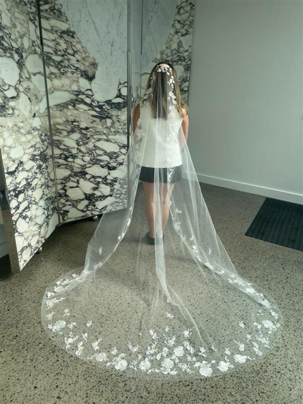 KYHA BARDOT FLORAL TEARDROP VEIL